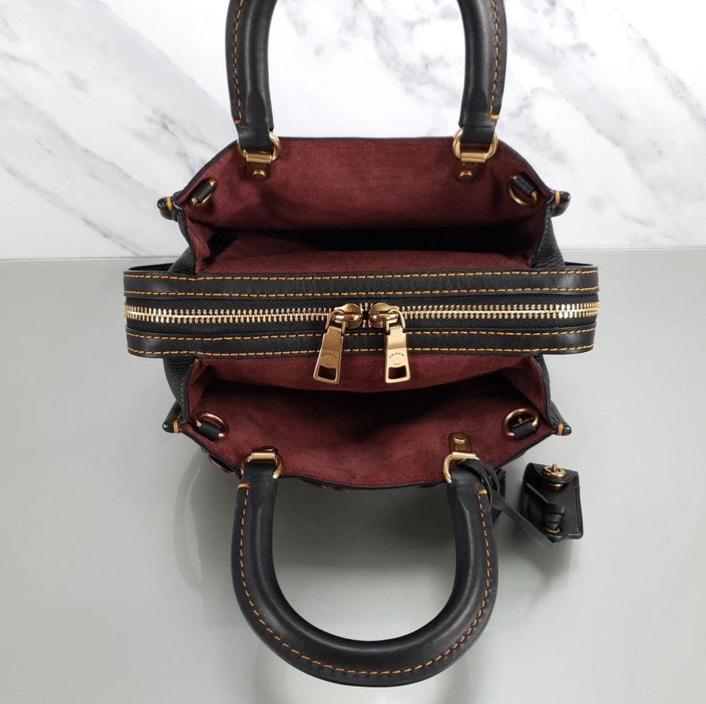 Limited edition Oxblood coach tearose purse - Picture 3 of 5